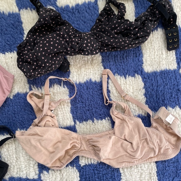 Bundle of nursing pumping bras - Picture 4 of 4